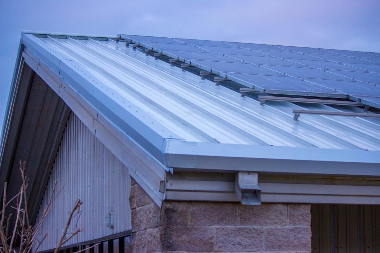 Standing seam metal roof