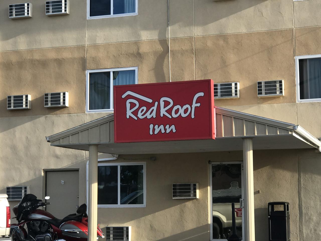 Inn roof friendly vacation pet red perfect place popcorn stopped snacks wholefoods dolores pick evening dessert few then we up Red roof inn